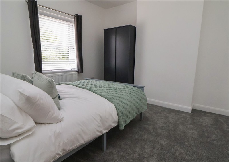 One of the 3 bedrooms (photo 2) at 5 Marsh Lane, Flint