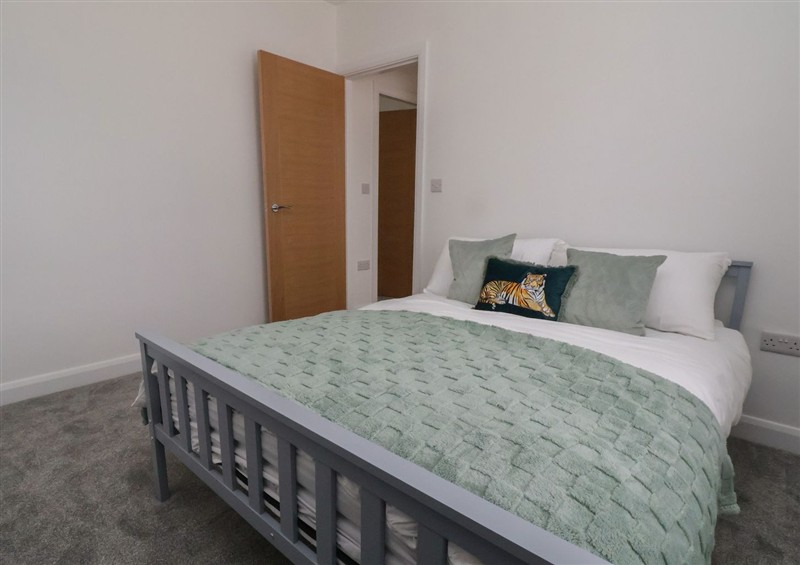 One of the 3 bedrooms (photo 4) at 5 Marsh Lane, Flint