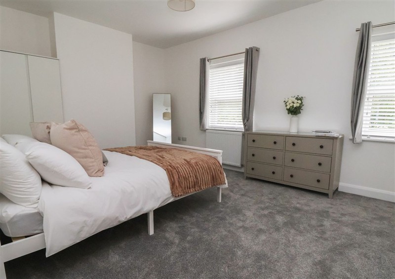 One of the 3 bedrooms (photo 5) at 5 Marsh Lane, Flint