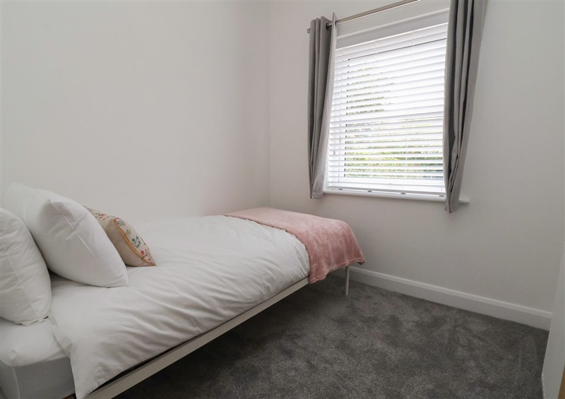 One of the 3 bedrooms at 5 Marsh Lane, Flint