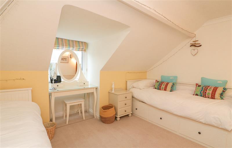 One of the 3 bedrooms (photo 3) at 5 Melbury, Salcombe