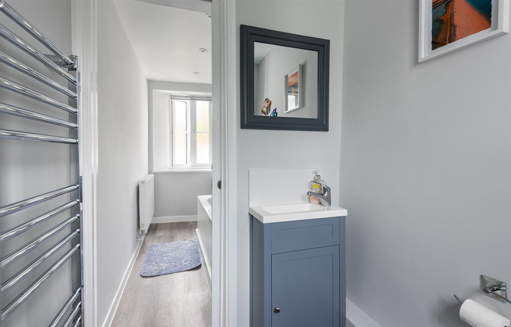Bathroom at 5 Orchard Terrace in Slapton