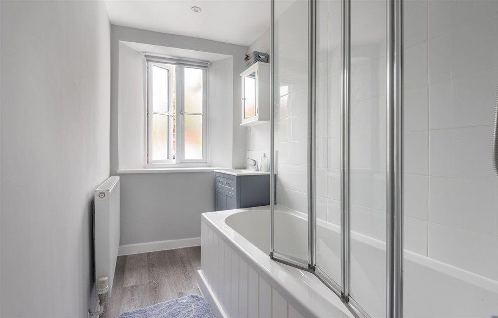 The bathroom at 5 Orchard Terrace in Slapton
