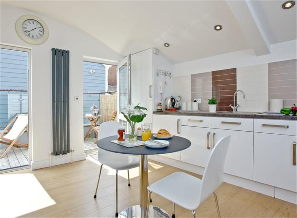 Charming kitchen/ dining area (photo 2) at 5 Park Mews in Weymouth, Dorset