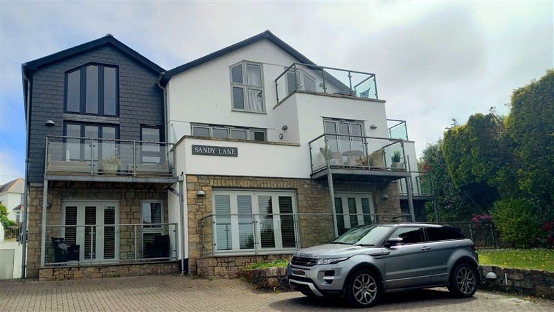 This is 5 Sandy Lane Apartments