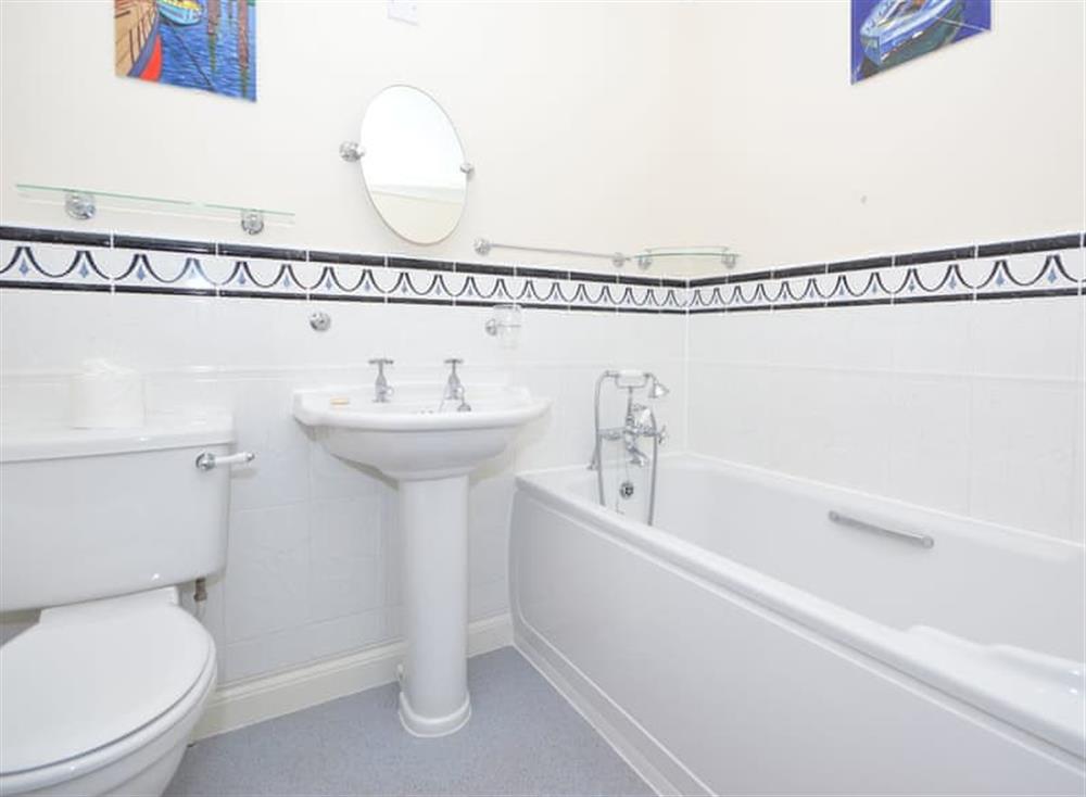 Bathroom at 5 Shoreside in Teignmouth & Shaldon, South Devon