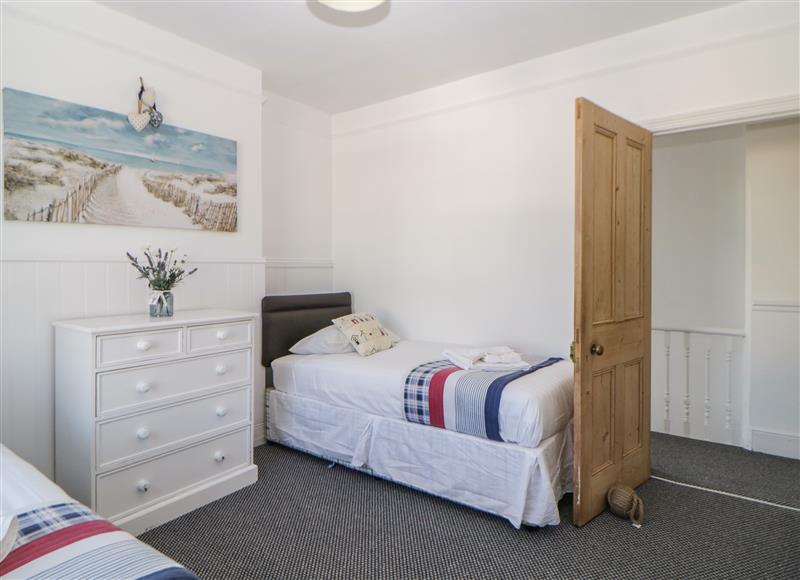One of the bedrooms (photo 4) at 5 Stafford Road, Paignton