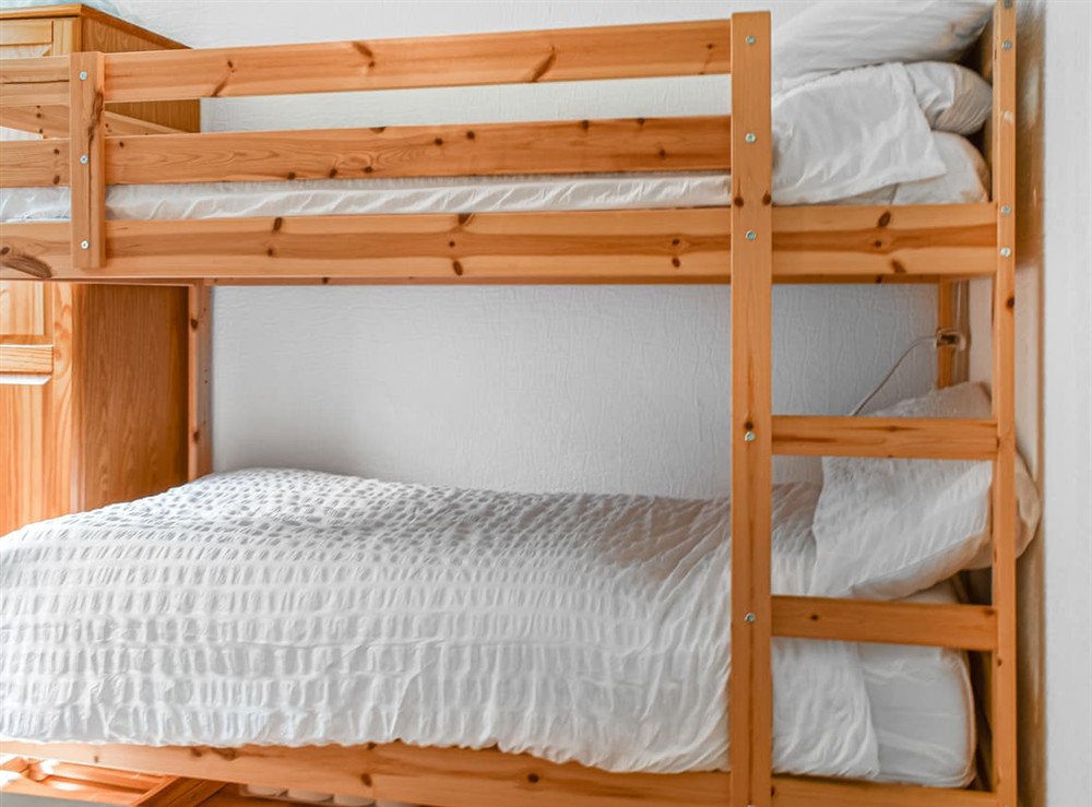 Bunk bedroom at 5 The Glade in Bude, Cornwall