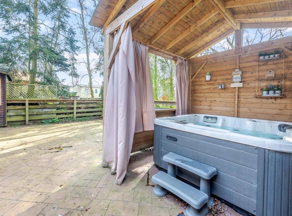 Hot tub at 5 The Glades in Tattershall, Lincolnshire