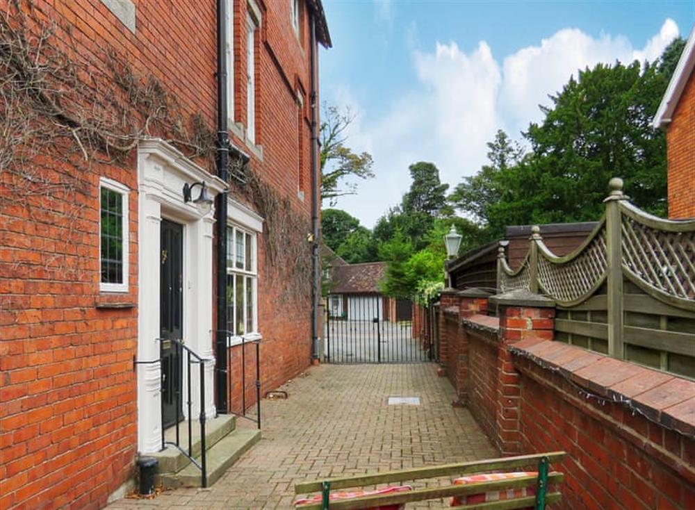 Spacious and peaceful apartment at 5 The Lodge in Lincoln, Lincolnshire