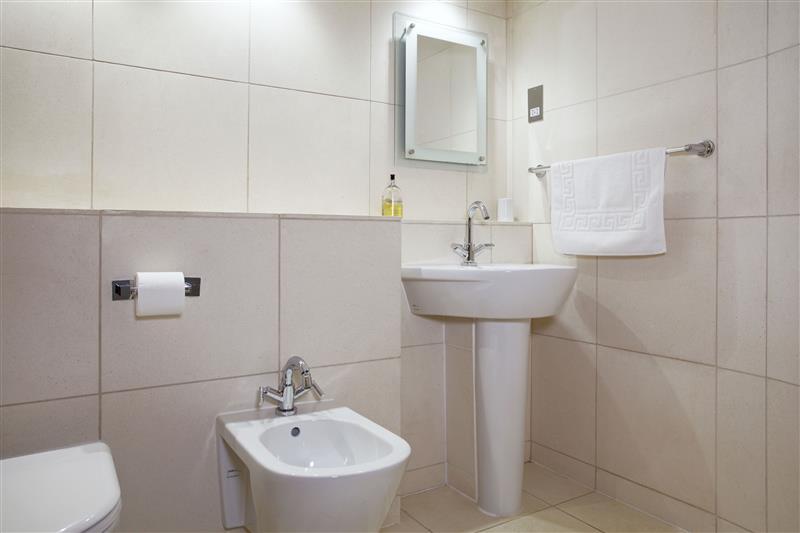 Bathroom (photo 2) at 5 The Vista, Newquay, Cornwall