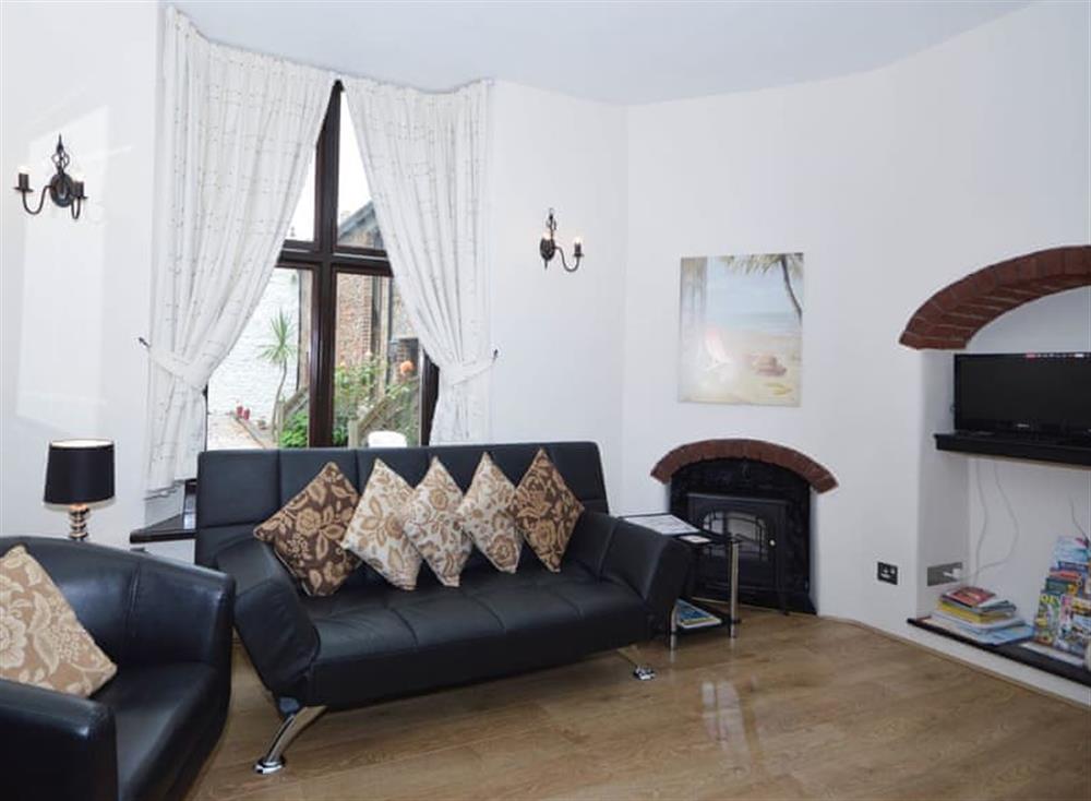 Living area at 5 Torwood Gables in South Devon, Torquay