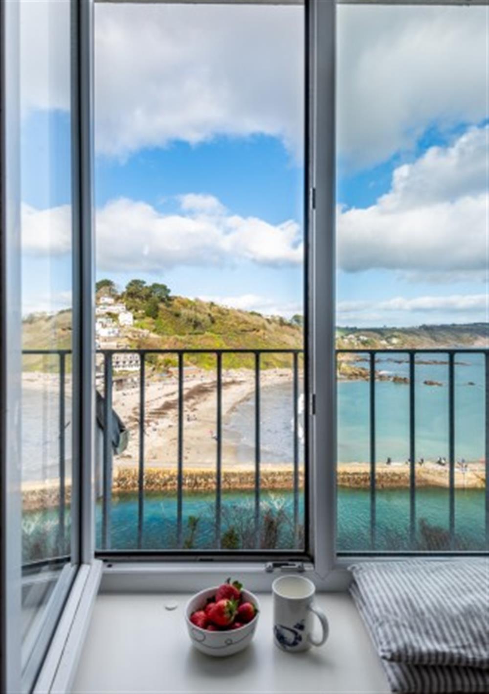 Stunning views in all weathers at 5 Westcliff Apartment in Looe