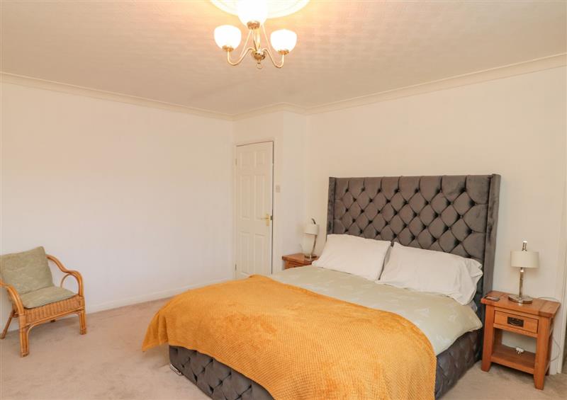 One of the 5 bedrooms at 5 Westwood Road, Scarborough