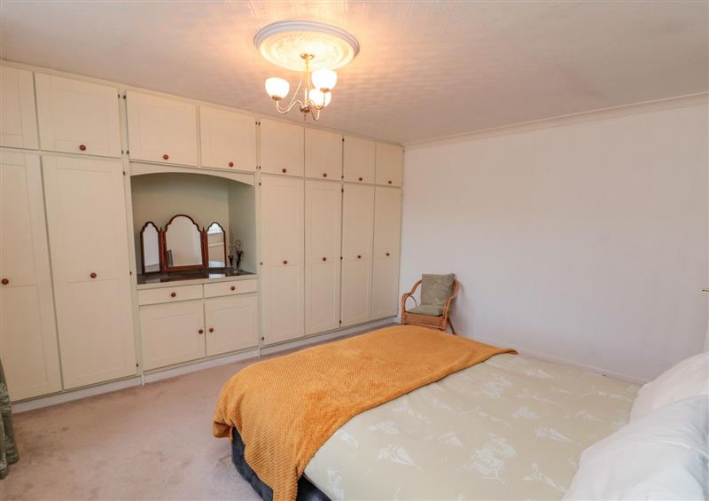 One of the bedrooms (photo 2) at 5 Westwood Road, Scarborough