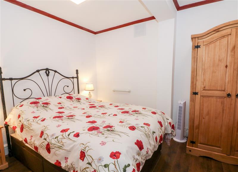 A bedroom in 5 Woodside Avenue at 5 Woodside Avenue, Kinmel Bay