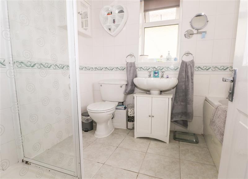 This is the bathroom (photo 2) at 5 Woodside Avenue, Kinmel Bay