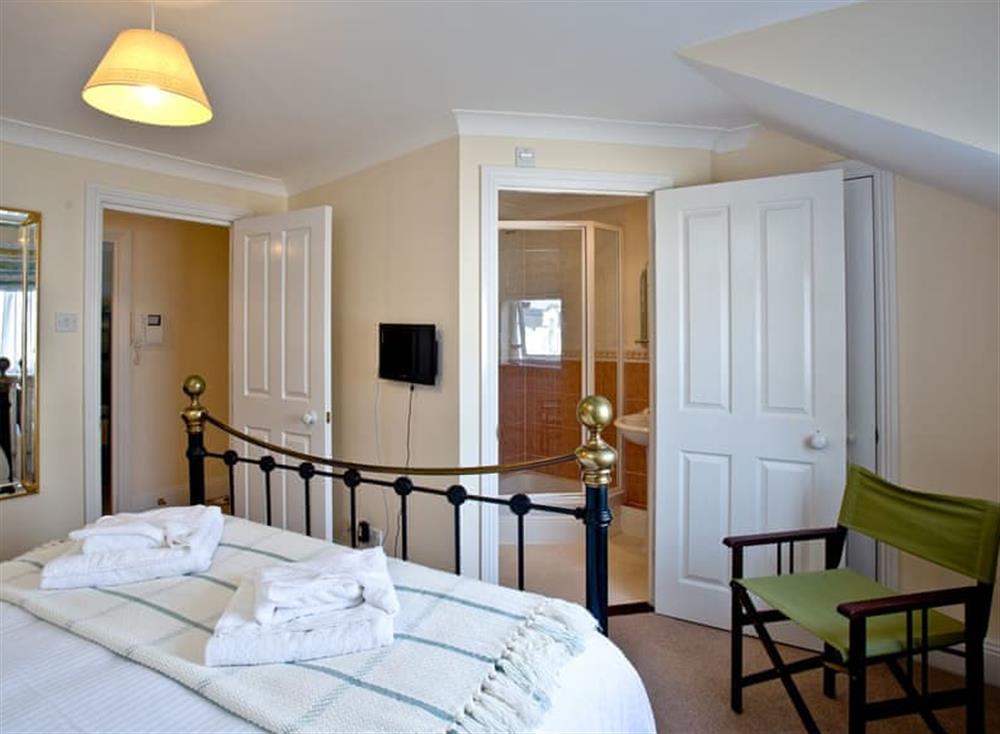 Double bedroom (photo 4) at 52 Moorings Reach in , Brixham