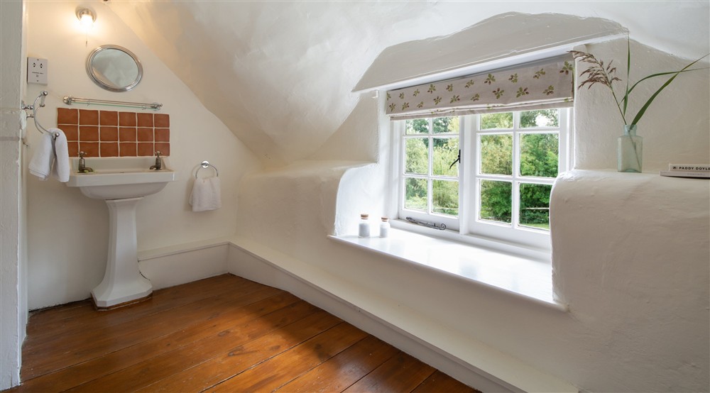The bathroom at 524 Pamphill Green Cottage in Wimborne, Dorset