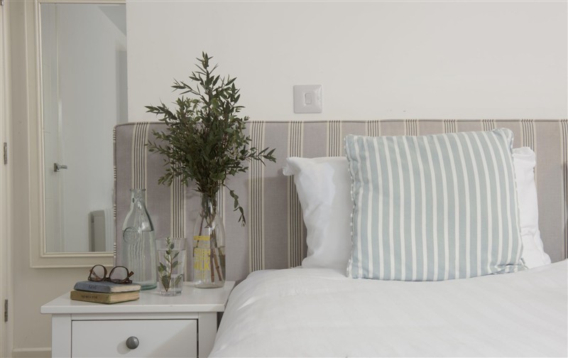 A bedroom in 55 Una (photo 3) at 55 Una, Cornwall