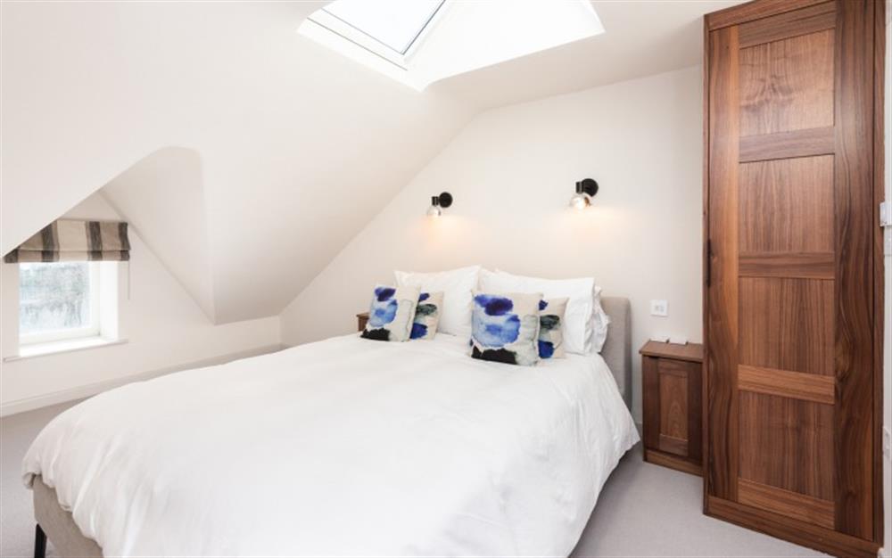 Bedroom 1 at 5a Courtenay Terrace in Salcombe