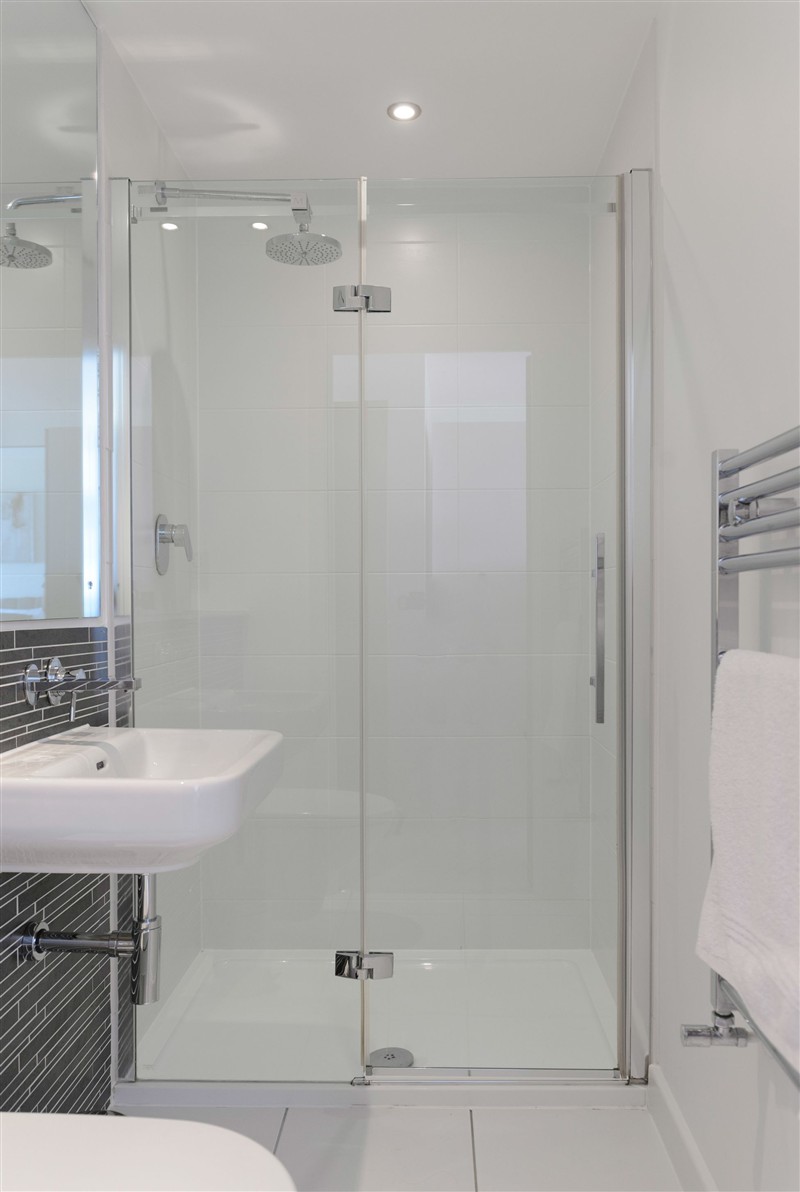 The bathroom at 6 Azure, Cornwall