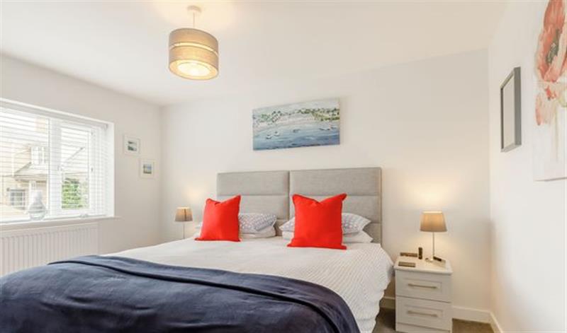 This is a bedroom (photo 3) at 6 Chatterton Mews, Lyme Regis