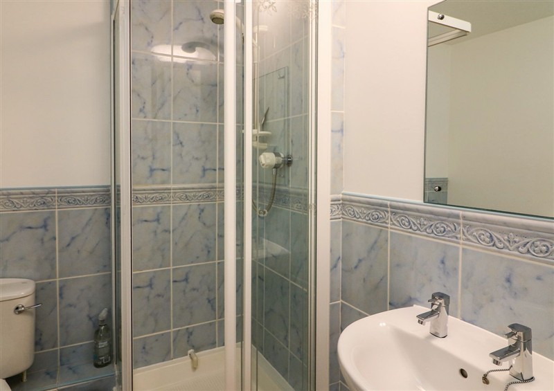 Bathroom at 6 Dartmouth House, Dartmouth