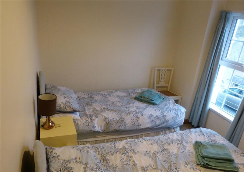 One of the 3 bedrooms (photo 2) at 6 Glyn Terrace, Borth-Y-Gest near Porthmadog