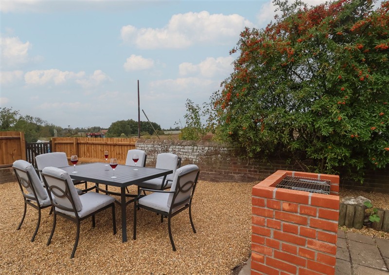 The garden at 6 Gravel Hill, near Burnham Market