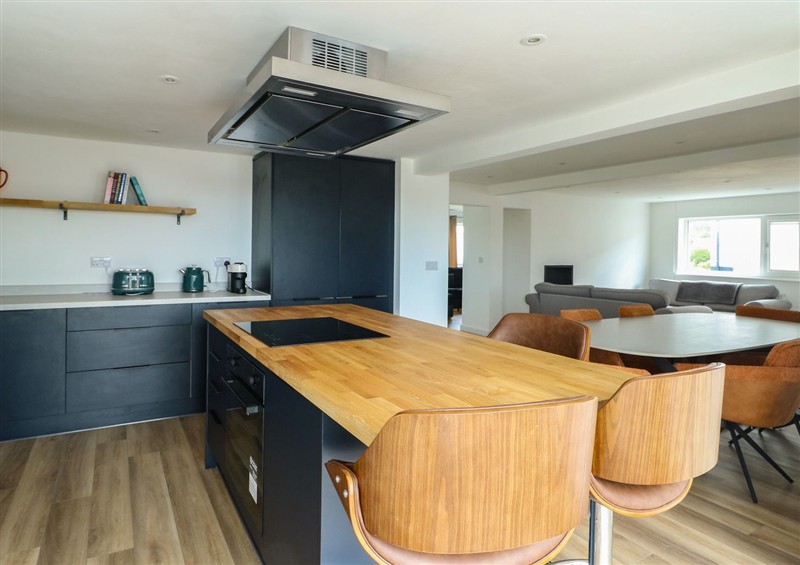 The kitchen (photo 2) at 6 Gwelfor Estate, Cemaes Bay