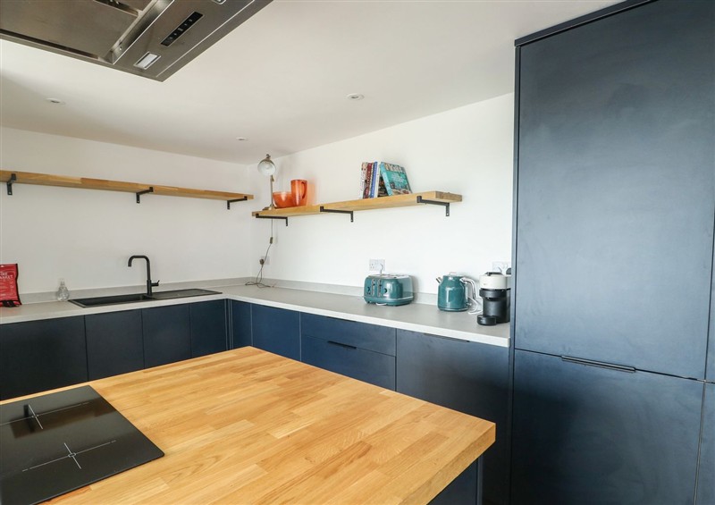 The kitchen at 6 Gwelfor Estate, Cemaes Bay