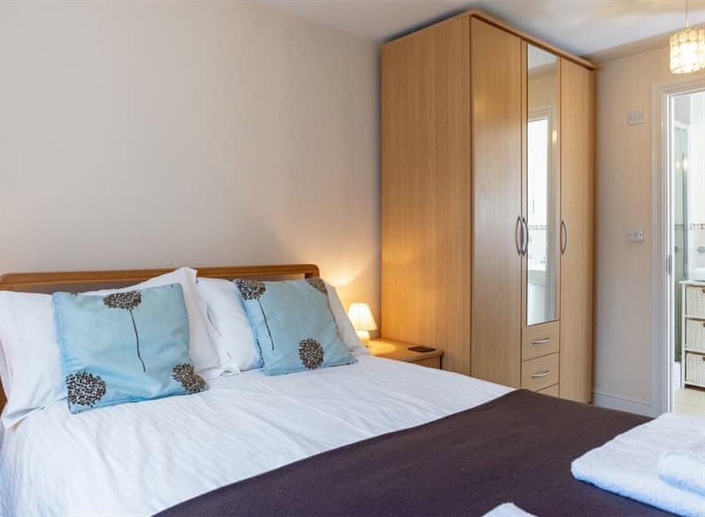 Double bedroom at 6 Harbour View in Newquay, North Cornwall