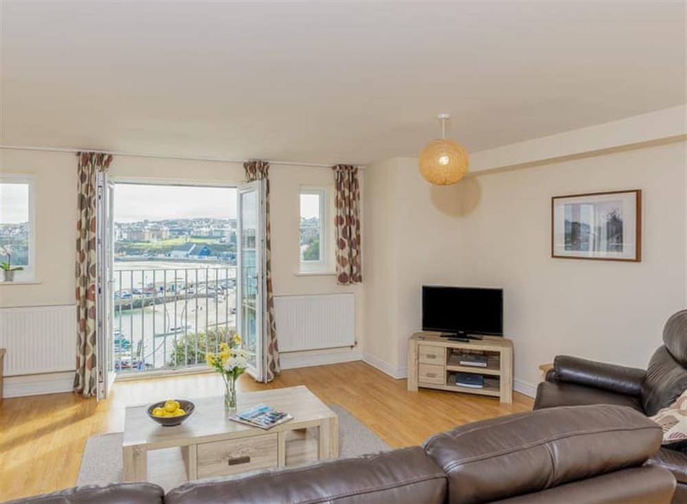 Light and airy open plan living space with wonderful views at 6 Harbour View in Newquay, North Cornwall