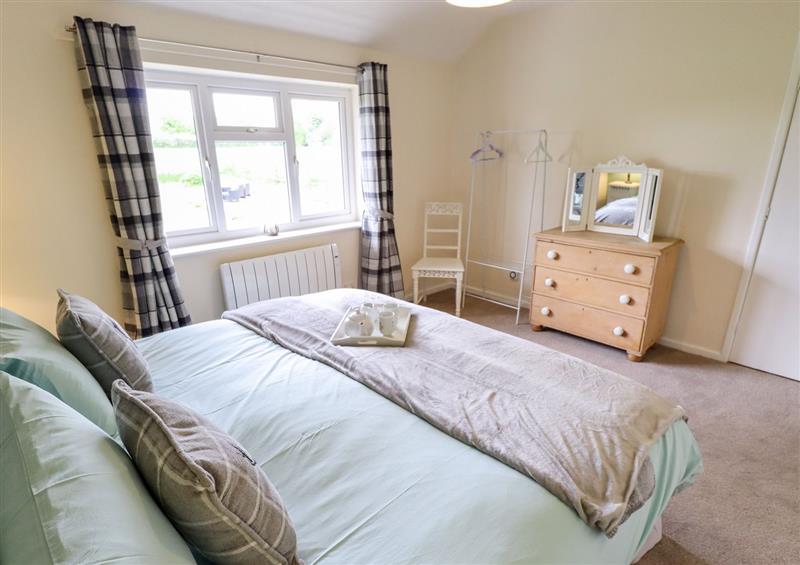 A bedroom in 6 Hillside Cottages (photo 3) at 6 Hillside Cottages, Blyborough near Kirton-In-Lindsey