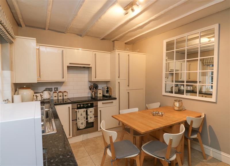 The kitchen (photo 2) at 6 Hillside Terrace, Kingswear