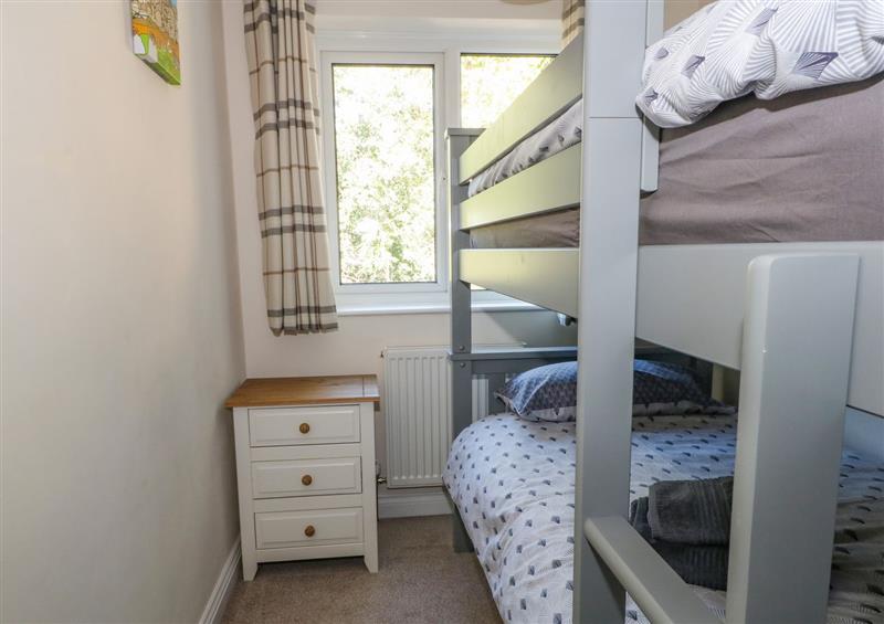 Bedroom (photo 2) at 6 Hunters Green Close, Chinley