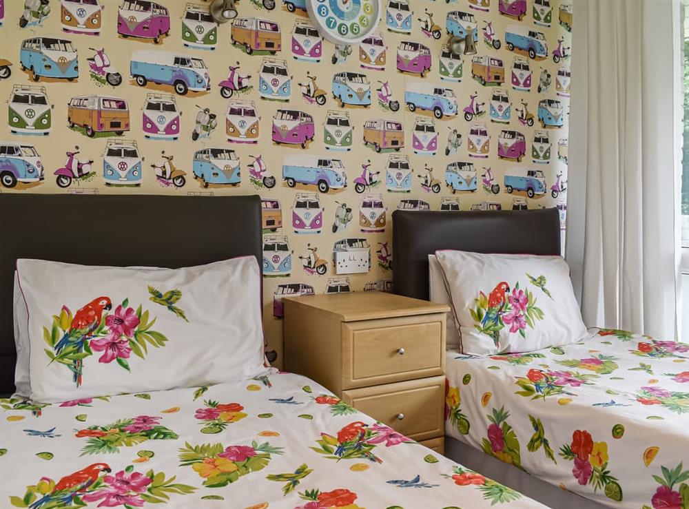 Twin bedroom at 6 Manor Villa in Whitecross, near Newquay, Cornwall