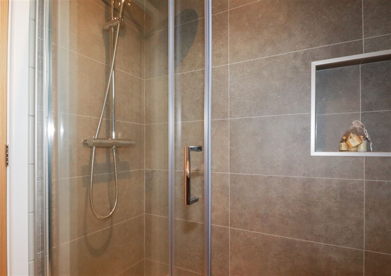 The bathroom at 6 Meadow Retreat, Dobwalls