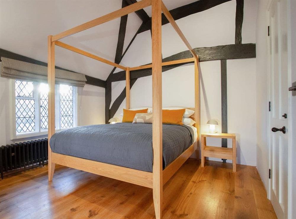 Four Poster bedroom (photo 4) at 6 Priory Row in Coventry, West Midlands
