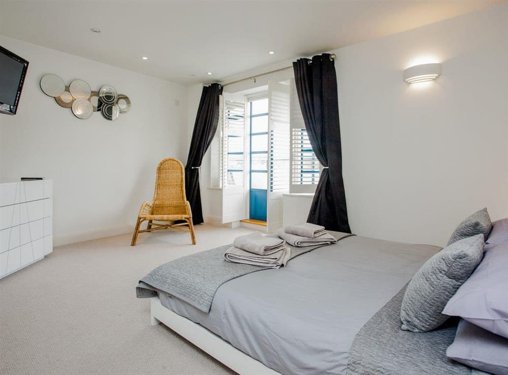 Double bedroom (photo 2) at 6 Queens Quay in Torquay, Devon