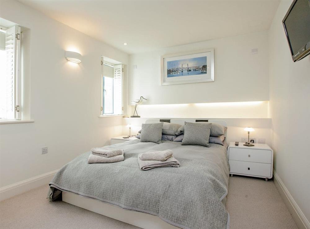Double bedroom (photo 4) at 6 Queens Quay in Torquay, Devon