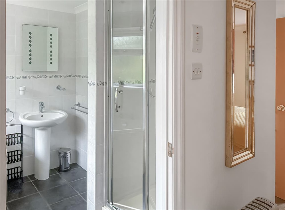 Bathroom (photo 3) at 6 The Cove in Mullion, Cornwall