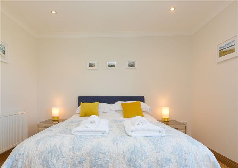 A bedroom in 6 The Manor at 6 The Manor, Lelant near Carbis Bay