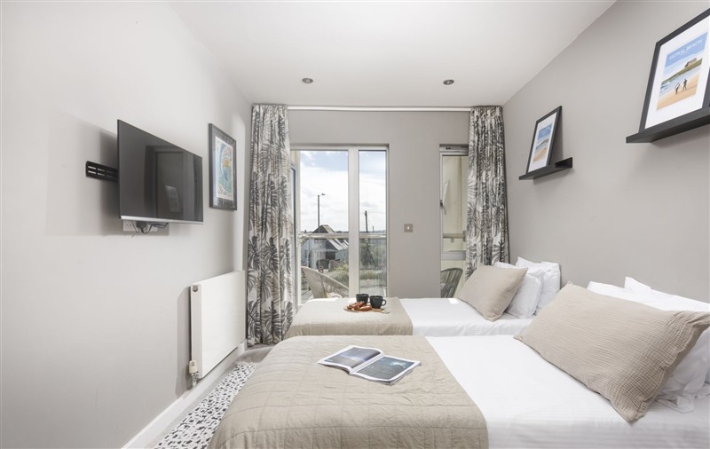 A photo of the bedroom (photo 4) at