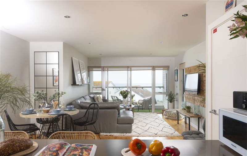 Relax in the living area (photo 2) at