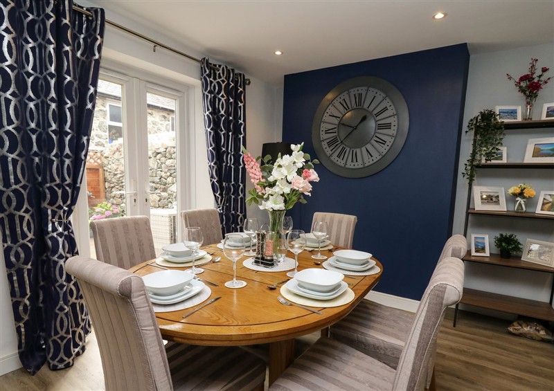 Dining room at 6 Upperfield Street, Dolgellau
