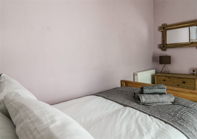 One of the 3 bedrooms (photo 2) at 6 Upperfield Street, Dolgellau