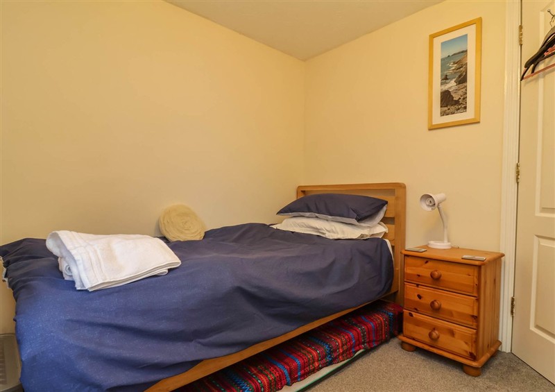 A bedroom in 6 Wildersmouth Court Apartments (photo 2) at 6 Wildersmouth Court Apartments, Ilfracombe