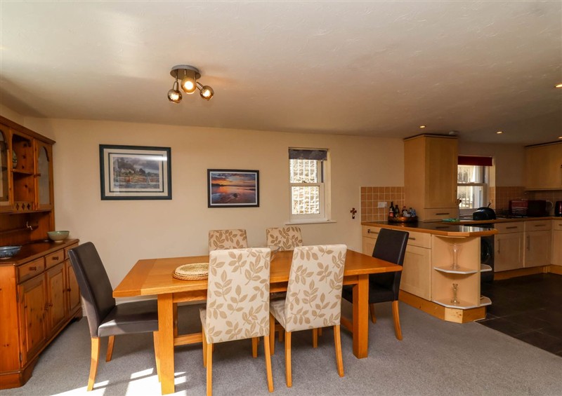 The dining room at 6 Wildersmouth Court Apartments, Ilfracombe